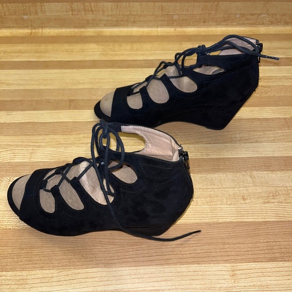 Black Suede Open Toe Wedge Sandals Size 10 - Picture 4 of 9